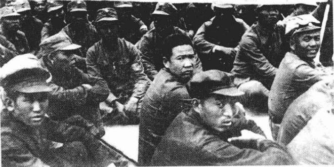 1938年5月1日，“铁路破坏队”部队骨干队员在延安参加国际劳动节大会